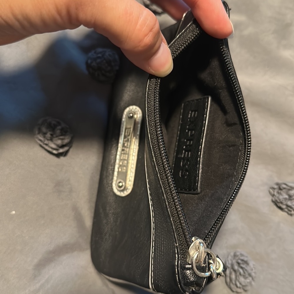 Express clutch 🌹👠💄 - Picture 3 of 3